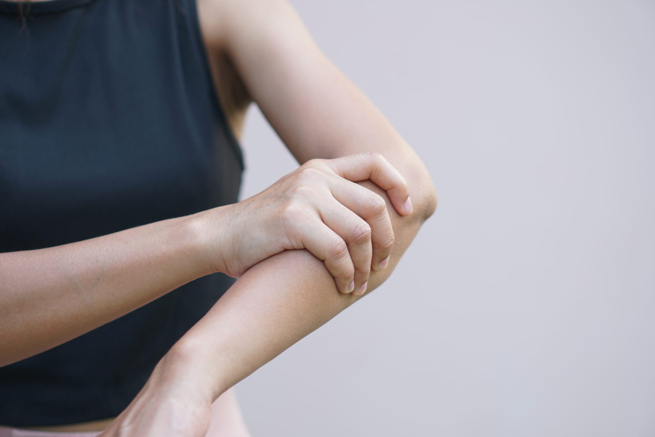 Numbness, Tingling, or Weakness in the Arm/Hand – Causes, Diagnosis, and Treatment