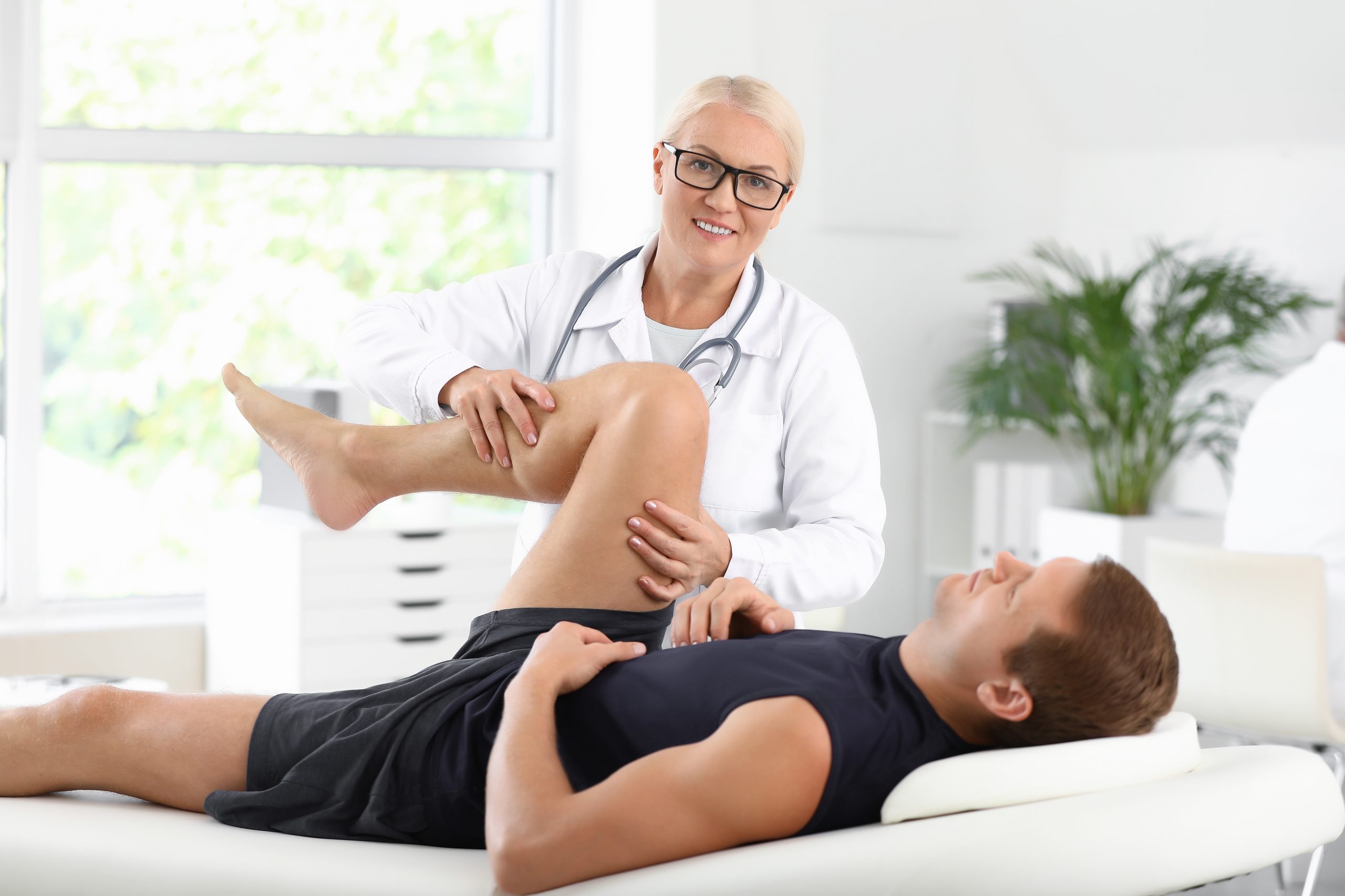 Partial or complete weakness in the leg – Causes, Diagnosis & Treatment