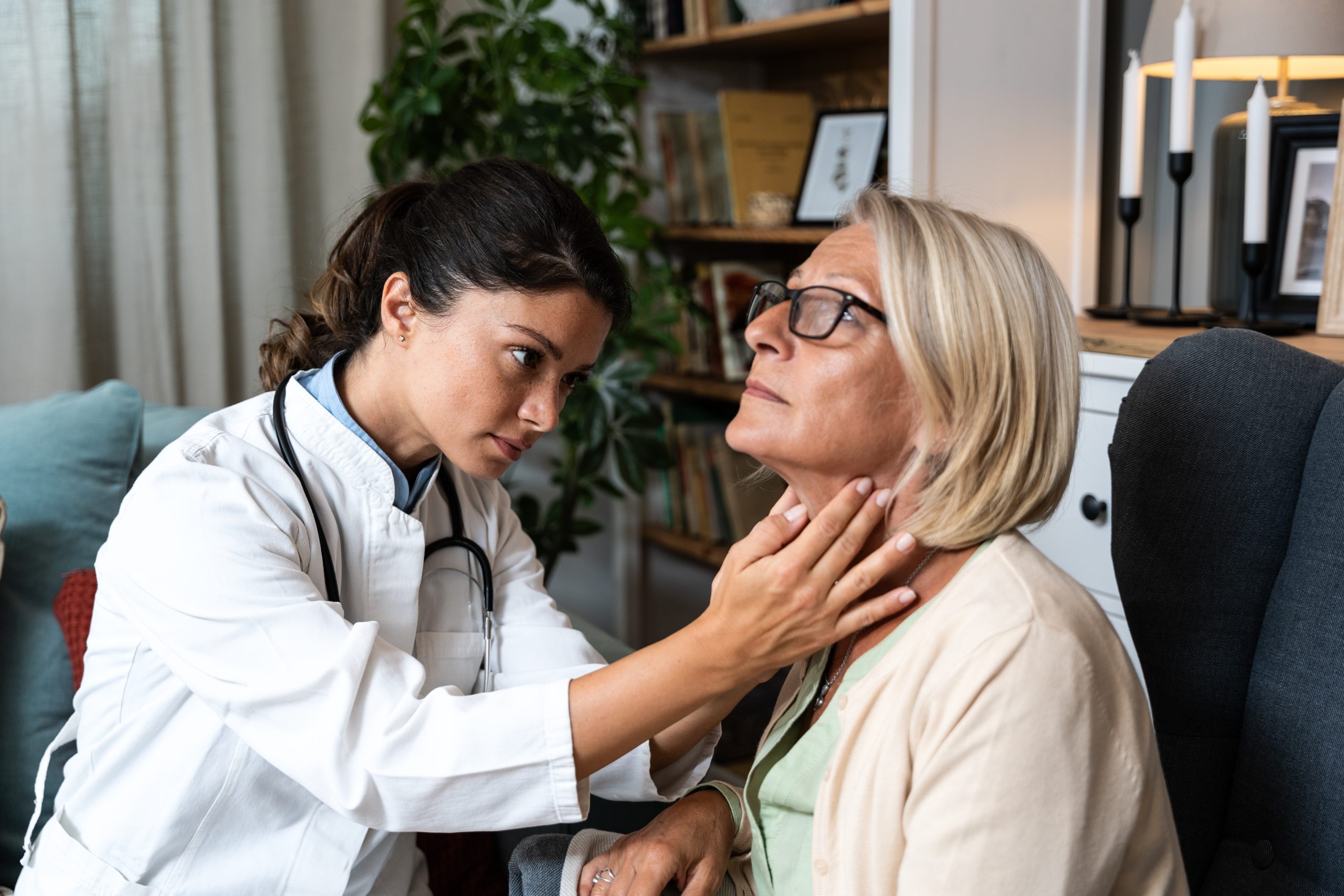 Persistent sore throat – Causes, Diagnosis & Treatment