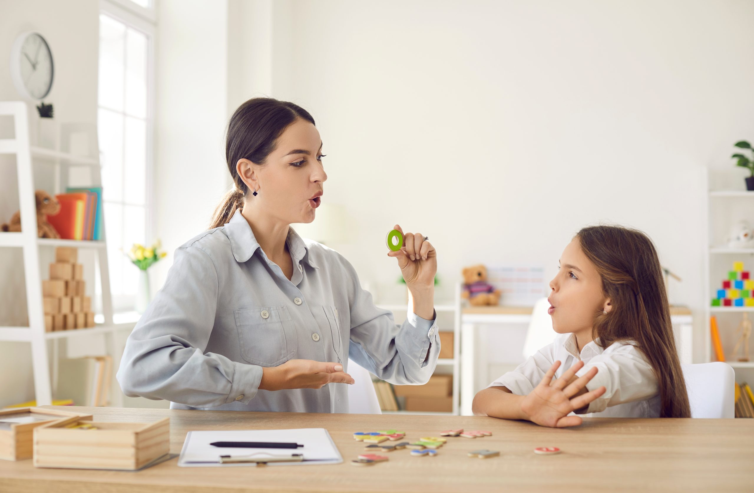 Talking constantly loud and fast – Causes, Diagnosis & Treatment