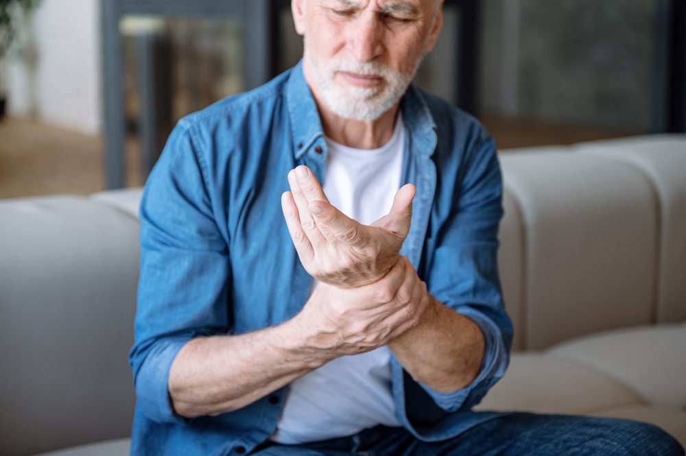 Wrist Drop – Causes, Diagnosis, and Treatments